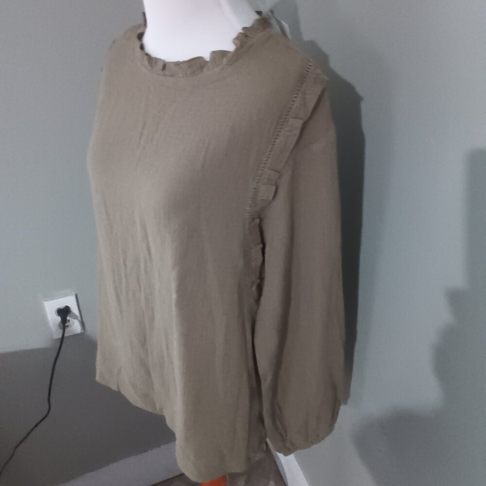 NWT Pretty Garden Long Sleeve Lettuce Trim Top M Medium
